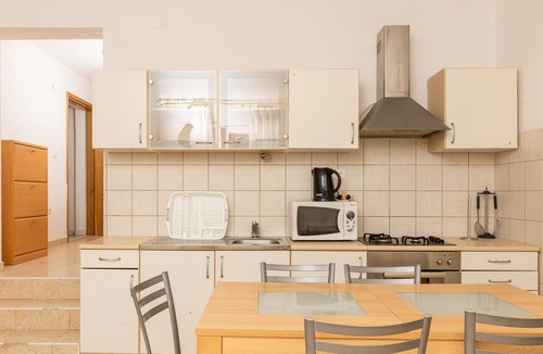 Bogomolje Apartment | One bedroom apartment near beach Cove Mala Pogorila, Hvar (A-27650-b)