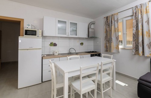 Bogomolje Apartment | One bedroom apartment near beach Cove Mala Pogorila, Hvar (A-27650-d)