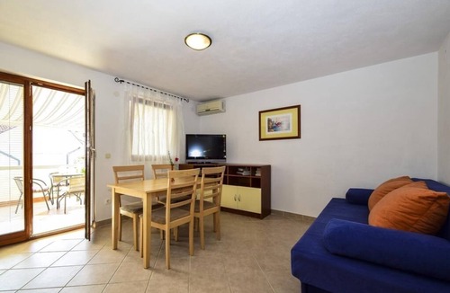 Drage Apartment | One bedroom apartment with terrace Drage, Biograd (A-17392-b)