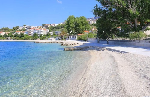 Dugi Rat Apartment | One bedroom apartment with terrace Orij, Omiš (A-7534-b)