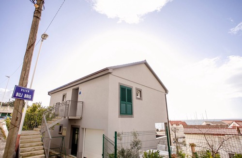 Jesenice Apartment | One bedroom apartment with terrace and sea view Sumpetar, Omiš (A-14941-a)
