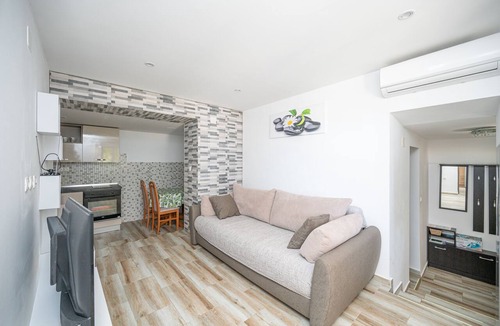 Lukovo Sugarje Apartment | One bedroom apartment with a swimming pool Lukovo Šugarje, Karlobag (A-24896-b)