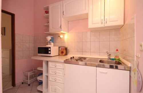 Kukljica Apartment | One bedroom apartment with balcony Kukljica, Ugljan (A-8400-b)