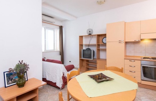 Loviste Apartment | One bedroom apartment with terrace Lovište, Pelješac (A-27630-b)