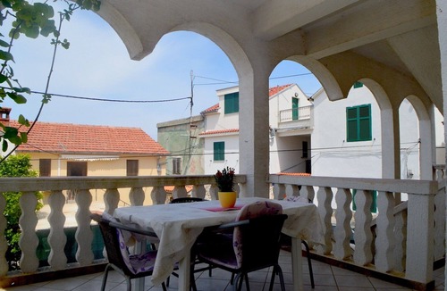 Lukoran Apartment | One bedroom apartment with terrace and sea view Lukoran, Ugljan (A-23830-d)