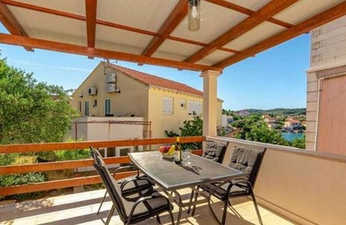 Lumbarda Apartment | One bedroom apartment near beach Lumbarda, Korčula (A-22503-b)