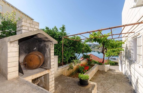 Lumbarda Apartment | One bedroom apartment near beach Lumbarda, Korčula (A-22503-b)