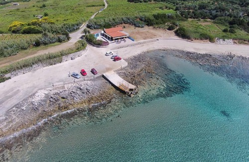 Lumbarda Apartment | One bedroom apartment with air-conditioning Lumbarda, Korčula (A-4375-b)