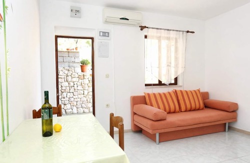 Lumbarda Apartment | One bedroom apartment with terrace and sea view Lumbarda, Korčula (A-4418-c)