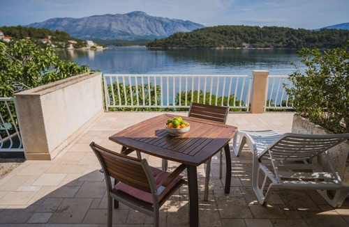 Lumbarda Apartment | One bedroom apartment near beach Lumbarda, Korčula (A-4446-b)