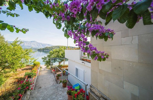 Lumbarda Apartment | One bedroom apartment near beach Lumbarda, Korčula (A-4446-a)