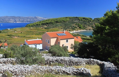 Lumbarda Apartment | One bedroom apartment with terrace and sea view Lumbarda, Korčula (A-9271-c)