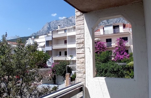 Zelenka Apartment | One bedroom apartment with balcony and sea view Makarska (A-22633-c)