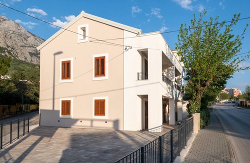 Dugis Apartment | One bedroom apartment with terrace Makarska (A-25823-a)