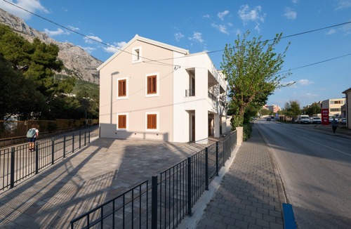 Dugis Apartment | One bedroom apartment with terrace Makarska (A-25823-b)