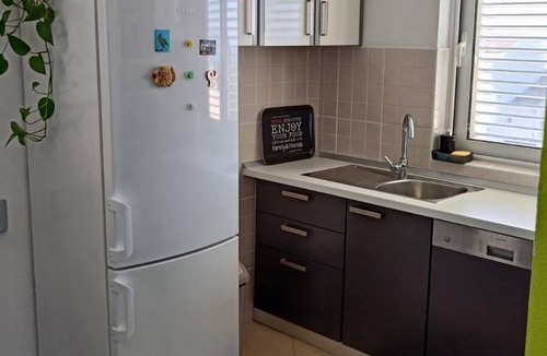 Zelenka Apartment | One bedroom apartment with balcony and sea view Makarska (A-6850-a)