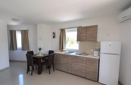 Malinska Apartment | One bedroom apartment with balcony Malinska, Krk (A-19372-b)