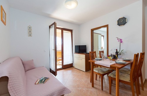 Novigrad Apartment | One bedroom apartment with a swimming pool Novigrad (A-7078-a)