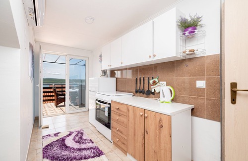 Krusevo Apartment | One bedroom apartment with terrace and sea view Gornji Karin, Novigrad (A-23985-b)