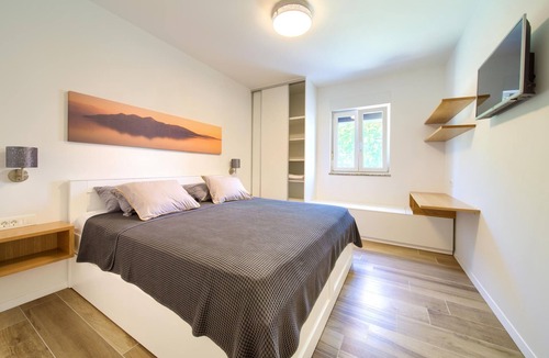 Omisalj Apartment | One bedroom apartment with air-conditioning Omišalj, Krk (A-20622-a)