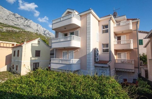Promajna Apartment | One bedroom apartment with balcony Promajna, Makarska (A-21101-b)