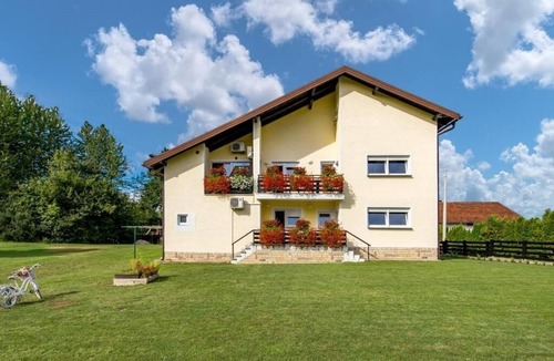 Grabovac Apartment | One bedroom apartment with terrace Grabovac, Plitvice (A-24968-d)