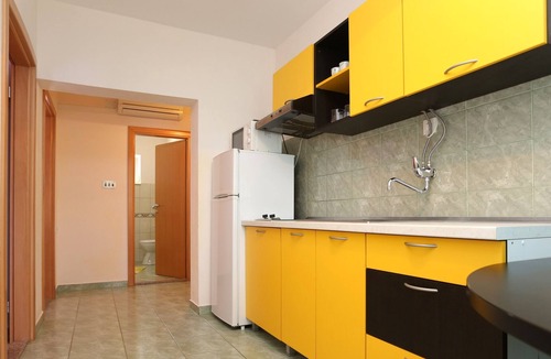 Razanj Apartment | One bedroom apartment near beach Ražanj, Rogoznica (A-10318-c)
