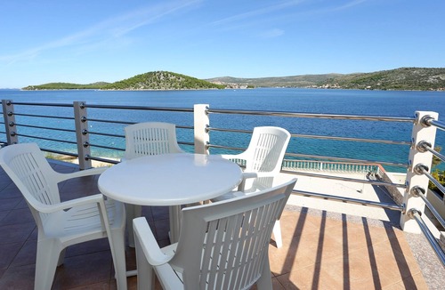Razanj Apartment | One bedroom apartment near beach Ražanj, Rogoznica (A-10318-c)