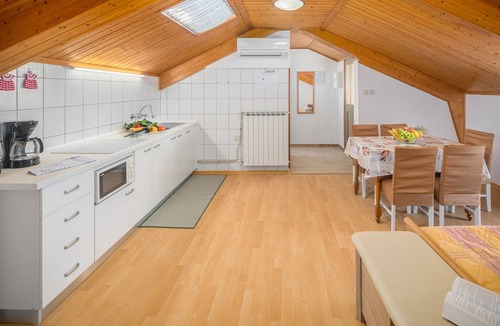 Zambratija Apartment | One bedroom apartment near beach Zambratija, Umag (A-2557-b)