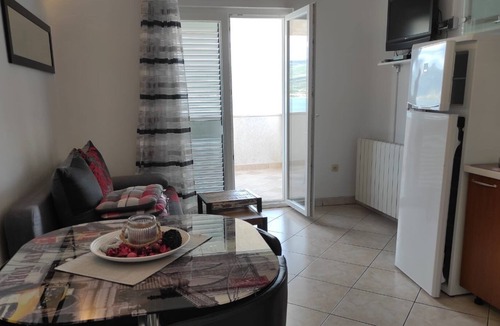 Arbanija Apartment | One bedroom apartment with terrace and sea view Arbanija, Čiovo (A-16478-b)