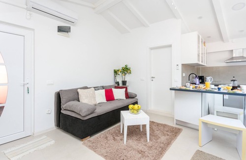 Slatine Apartment | One bedroom apartment with air-conditioning Slatine, Čiovo (A-23395-a)