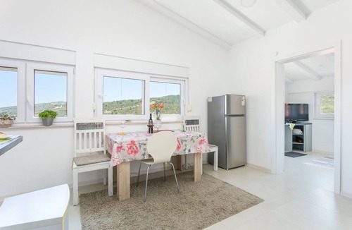 Slatine Apartment | One bedroom apartment with air-conditioning Slatine, Čiovo (A-23395-a)