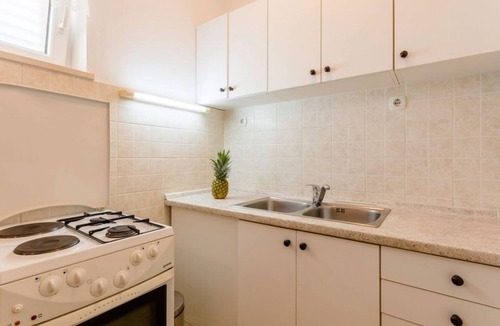 Supetar Apartment | One bedroom apartment with terrace Supetar, Brač (A-16294-c)
