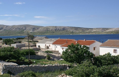 Kustici Apartment | One bedroom apartment near beach Kustići, Pag (A-4087-e)
