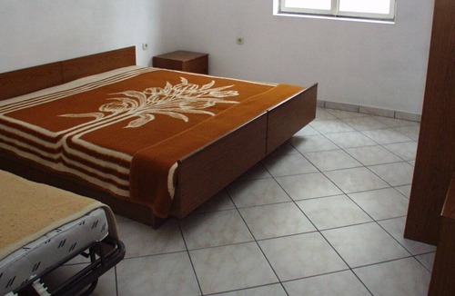 Metajna Apartment | One bedroom apartment with terrace and sea view Metajna, Pag (A-525-c)