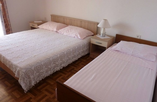 Metajna Apartment | One bedroom apartment with terrace Metajna, Pag (A-525-d)