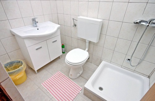 Metajna Apartment | One bedroom apartment near beach Metajna, Pag (A-6351-e)