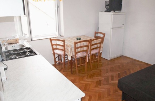Metajna Apartment | One bedroom apartment near beach Metajna, Pag (A-6351-f)