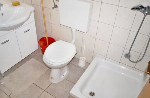 Metajna Apartment | One bedroom apartment near beach Metajna, Pag (A-6351-f)