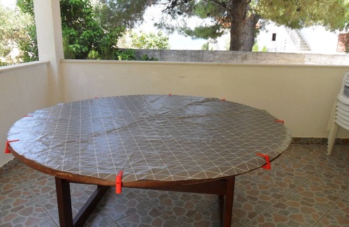 Sevid Apartment | One bedroom apartment near beach Sevid, Trogir (A-16855-b)