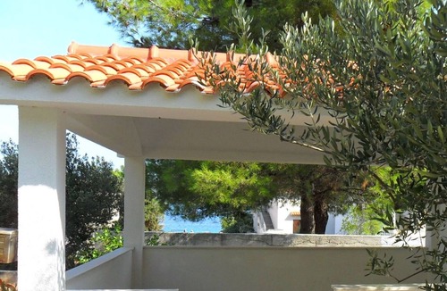 Sevid Apartment | One bedroom apartment near beach Sevid, Trogir (A-16855-b)