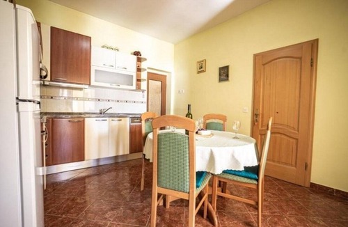 Metajna Apartment | One bedroom apartment near beach Metajna, Pag (A-6289-f)