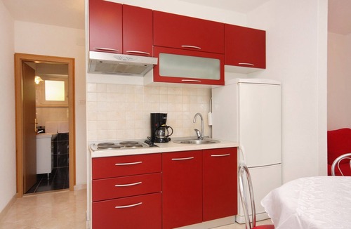 Postira Apartment | One bedroom apartment near beach Postira, Brač (A-5152-b)
