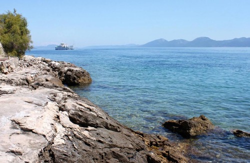 Sucuraj Apartment | One bedroom apartment near beach Sućuraj, Hvar (A-195-a)
