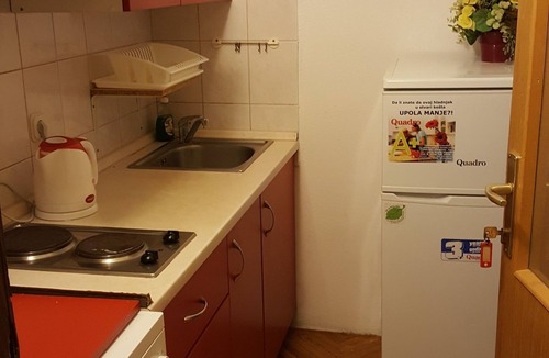 Tucepi Apartment | One bedroom apartment near beach Tučepi, Makarska (A-2699-b)