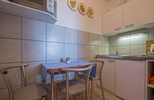 Selce Apartment | One bedroom apartment near beach Selce, Crikvenica (A-14306-b)