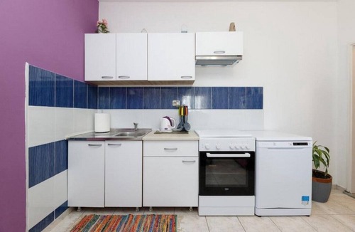 Tkon Apartment | One bedroom apartment near beach Tkon, Pašman (A-21391-a)
