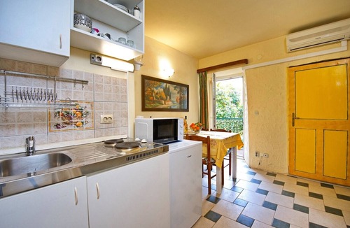 Trpanj Apartment | One-Bedroom Apartment Senko A2