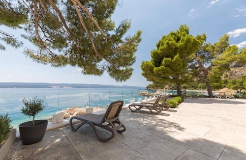 Medici Apartment | One bedroom apartment with a swimming pool by the beach Medići, Omiš (A-25214-a)