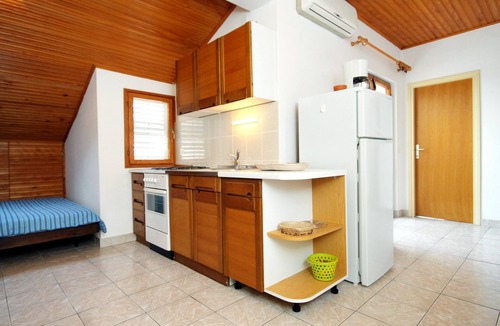 Zrce Apartment | One bedroom apartment with terrace and sea view Novalja, Pag (A-9419-b)